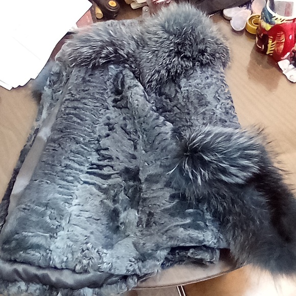 Blue Fox fur coat - Picture 3 of 5
